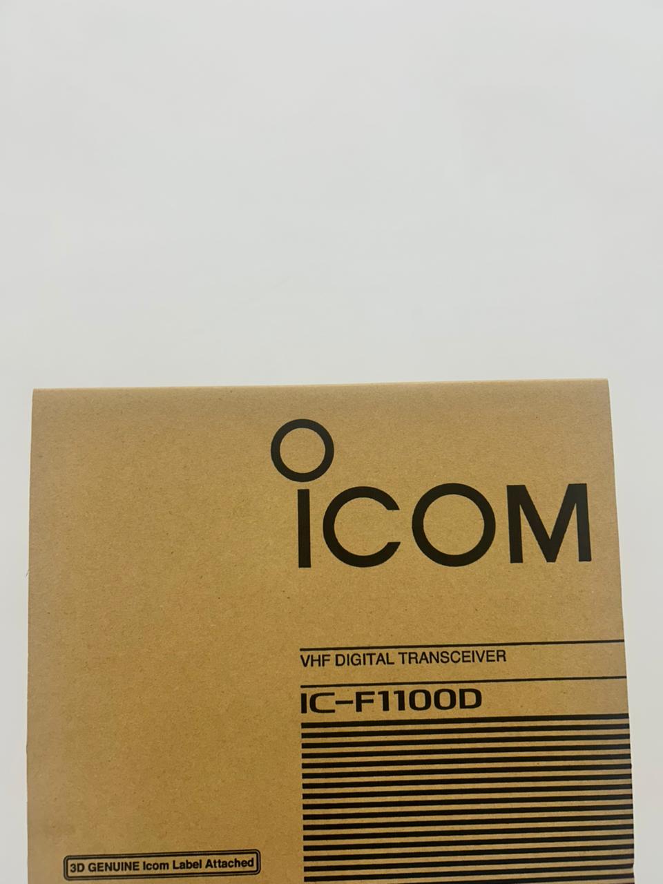IC-F1100D | VHF Rádio Portátil | Preto